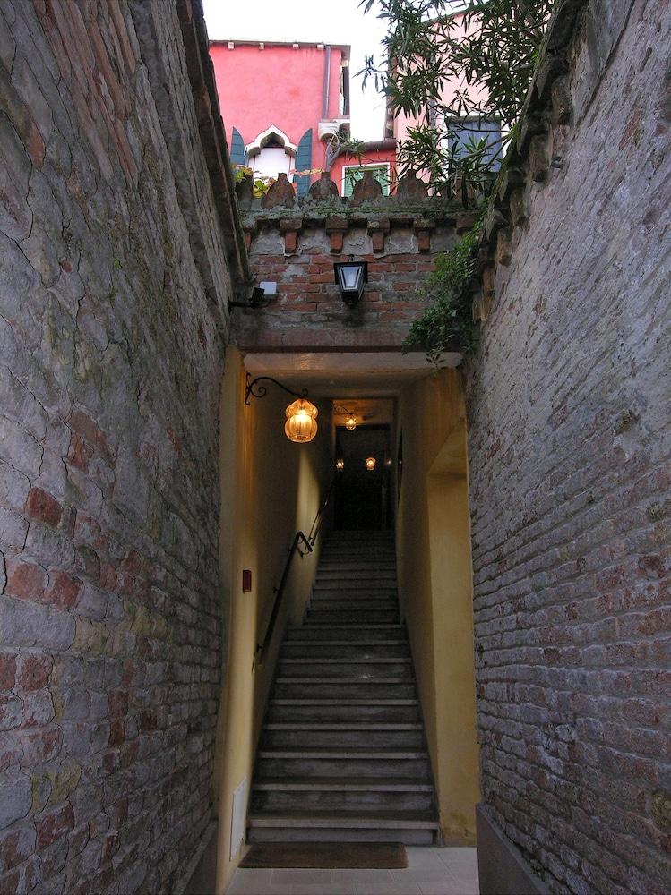 Ca' Centopietre Hotel Venetië Buitenkant foto